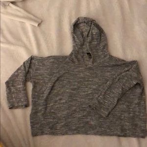 3/4 sleeve black and grey crop top